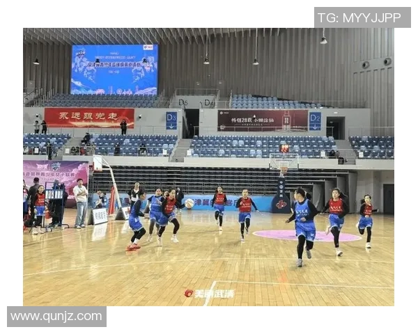 篮球飞马与天空的激烈对决展现了运动精神与团队合作的完美结合